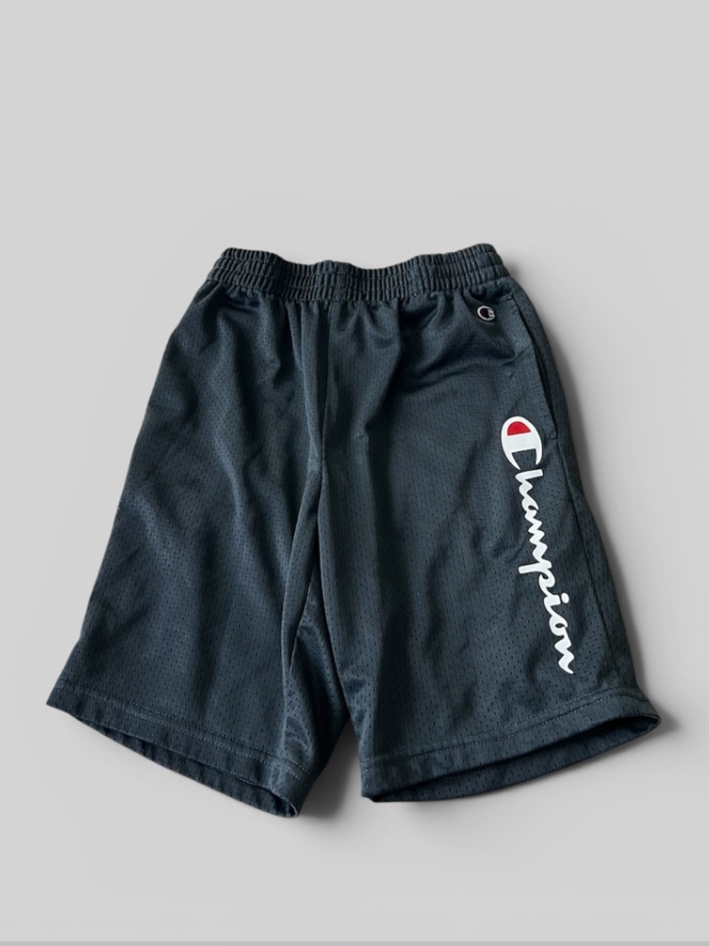🔘CHAMPION: Boy size M, charcoal logo basketball shorts w/pockets preowned🔘